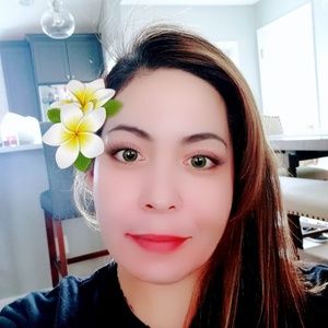 Meet your Posher, Desiree